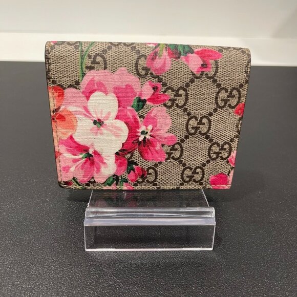 GG Supreme Monogram Blooms Card Case Beige Multicolor Dry Rose (159501) - Picture 1 of 7